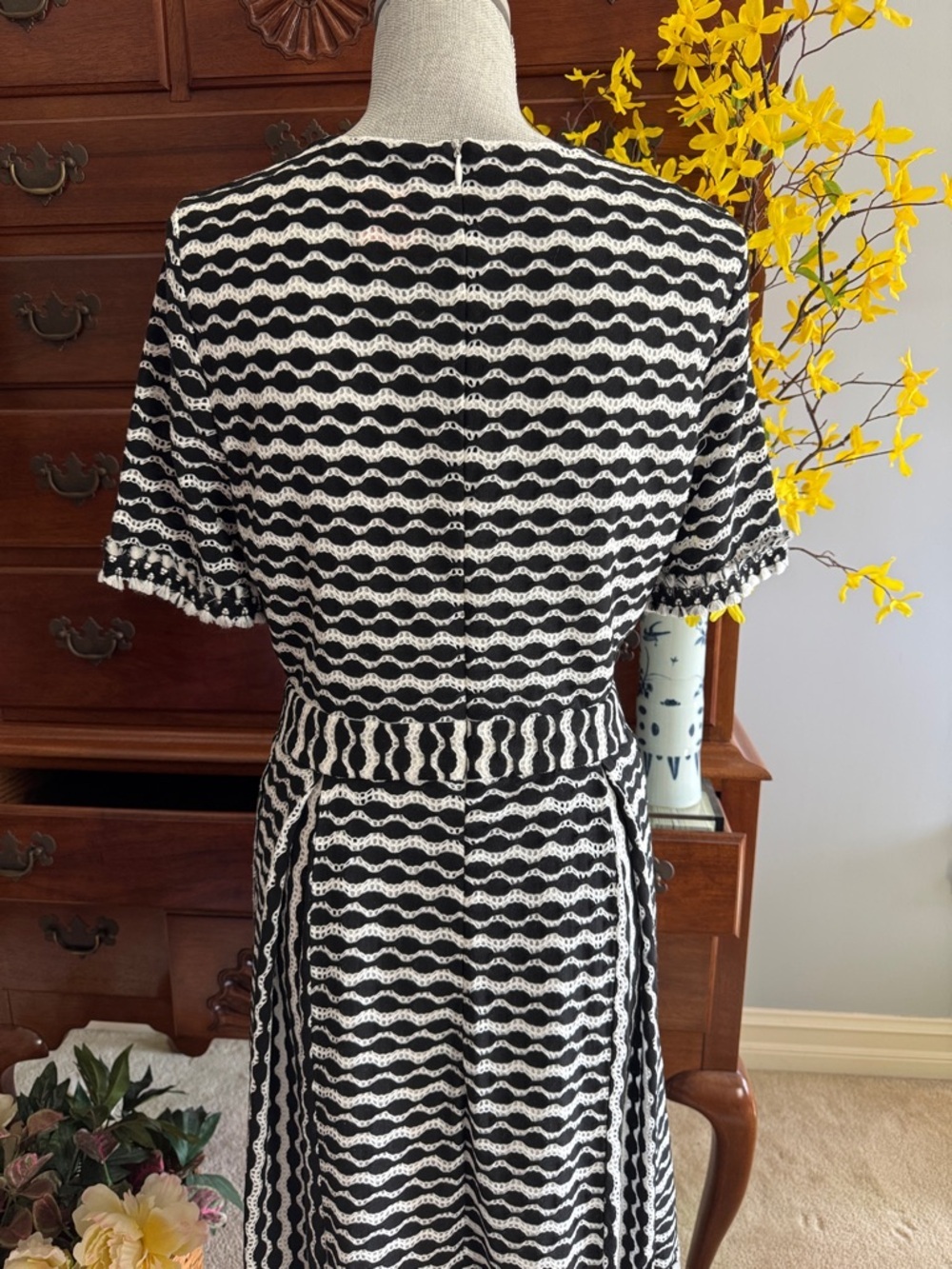 Tory Burch Paulina Lacey Dotted
Dress New Size 8 - Picture 7 of 14